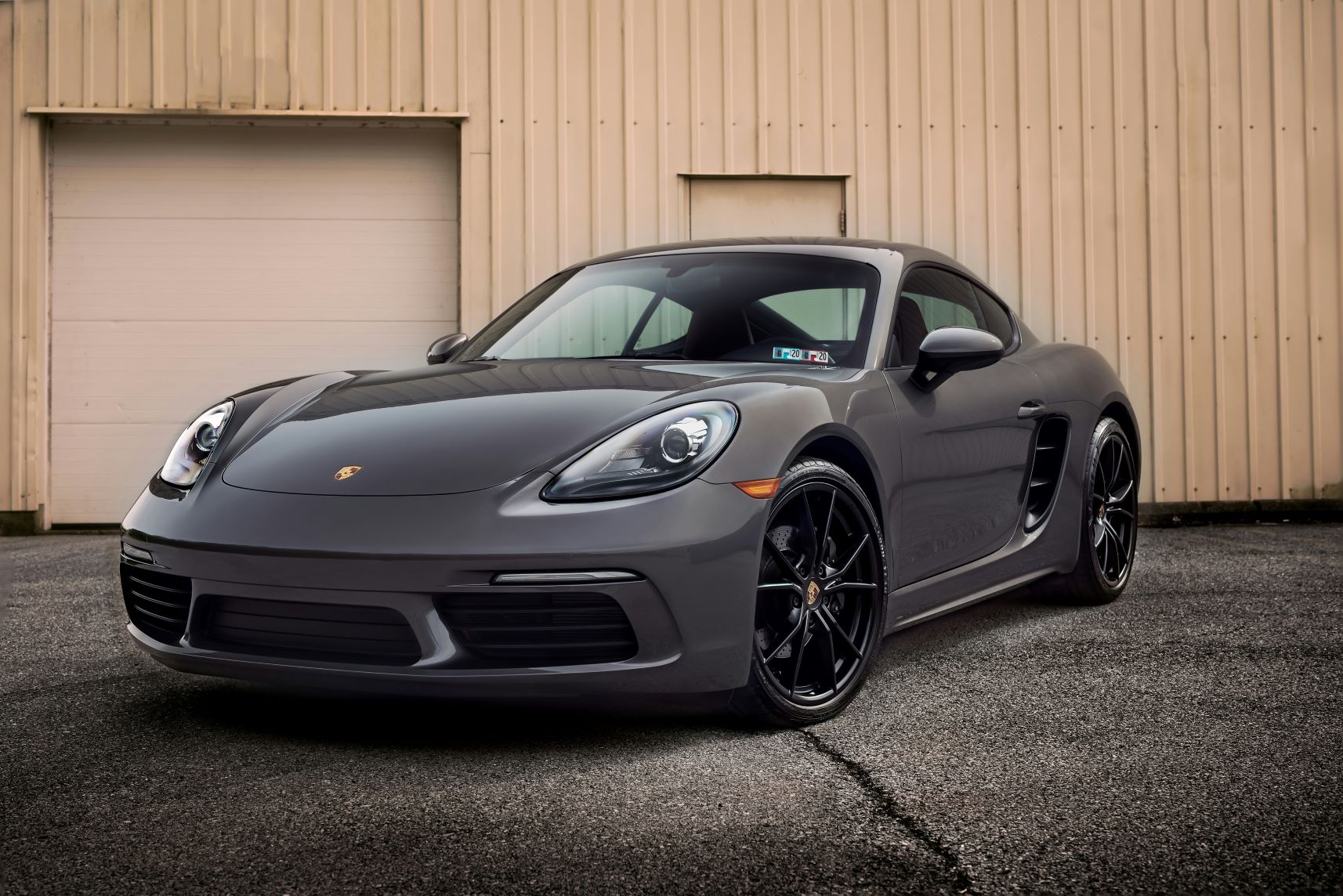 black porsche